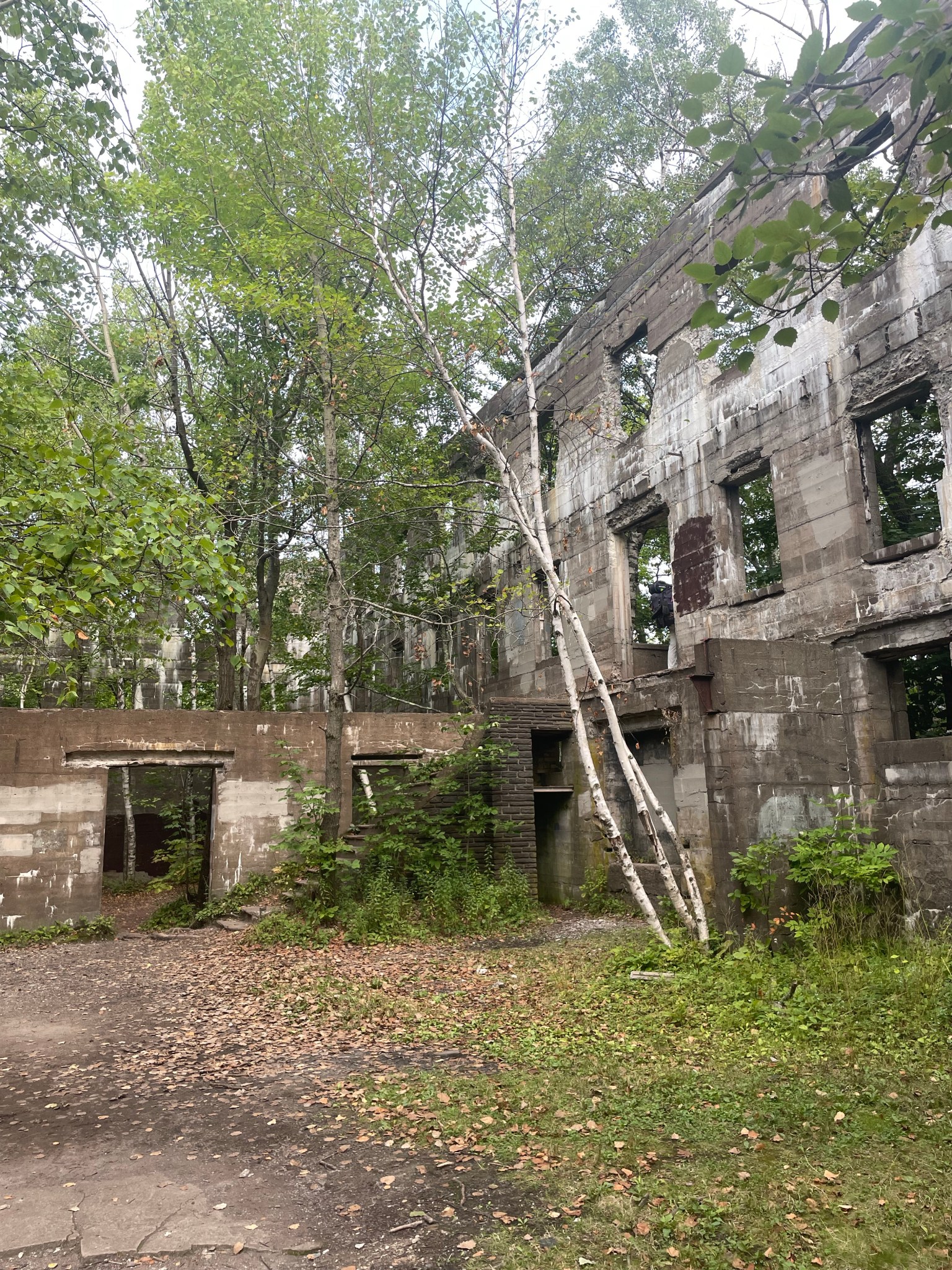 Overlook Mountain House Ruins // 1923- – Buildings of New England