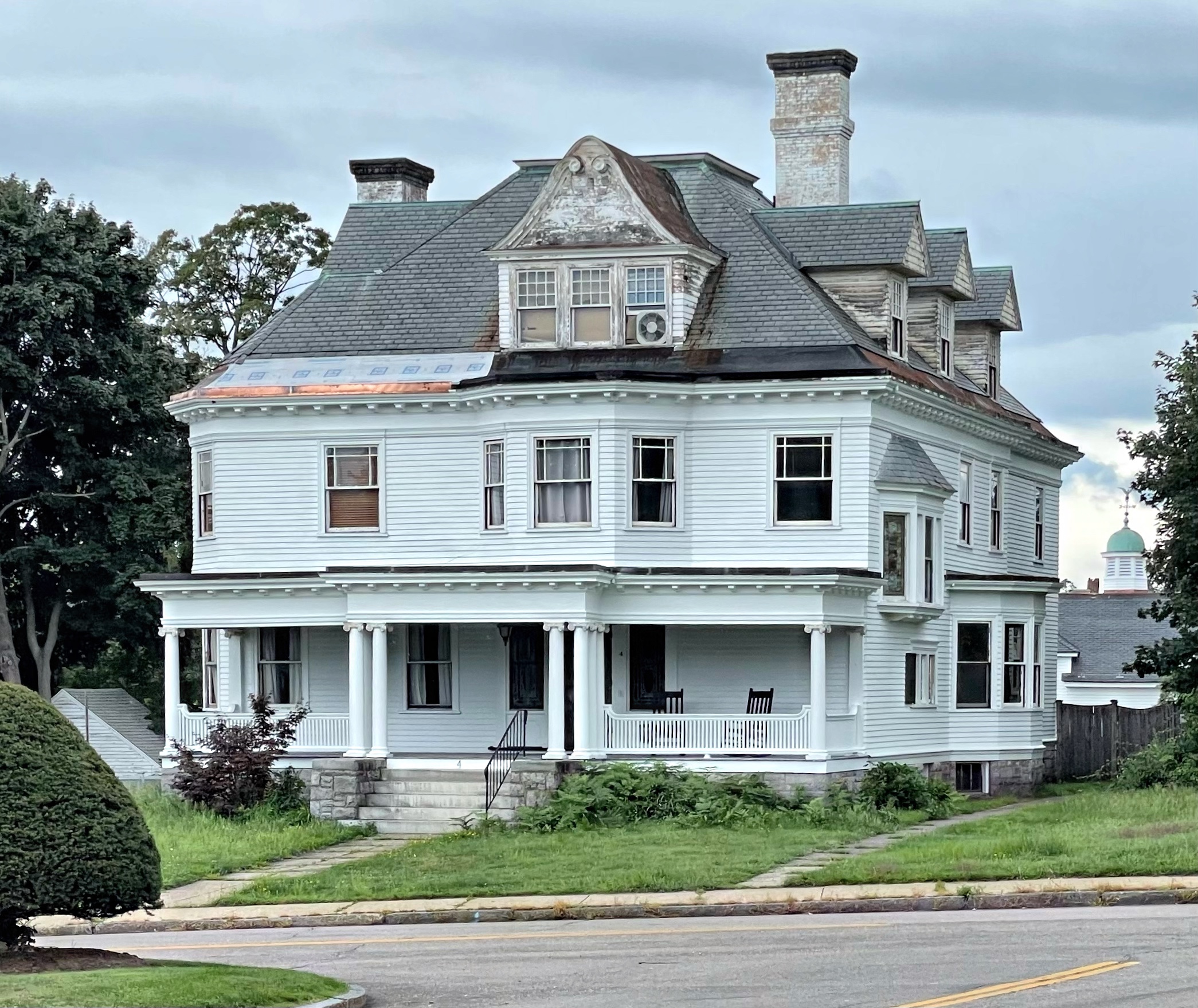 Lester Thurber House // 1895 – Buildings of New England