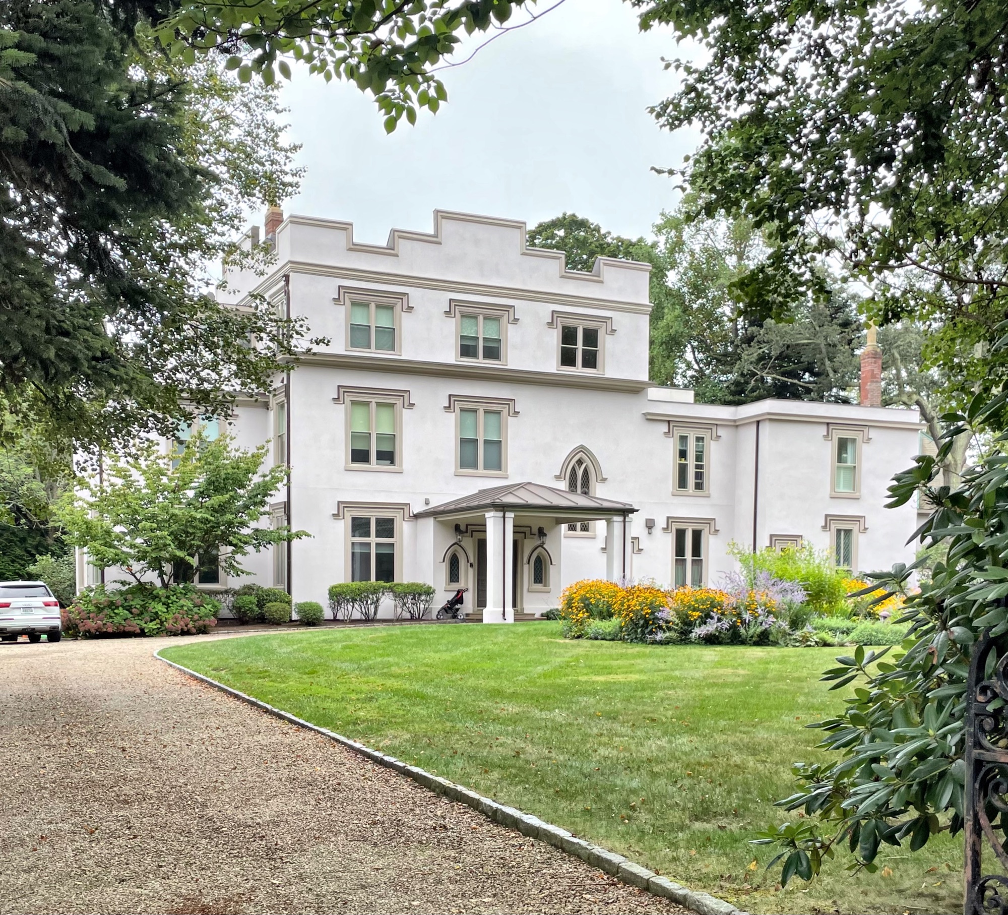Tudor Lodge &frasl;&frasl; c.1850 – Buildings of New England