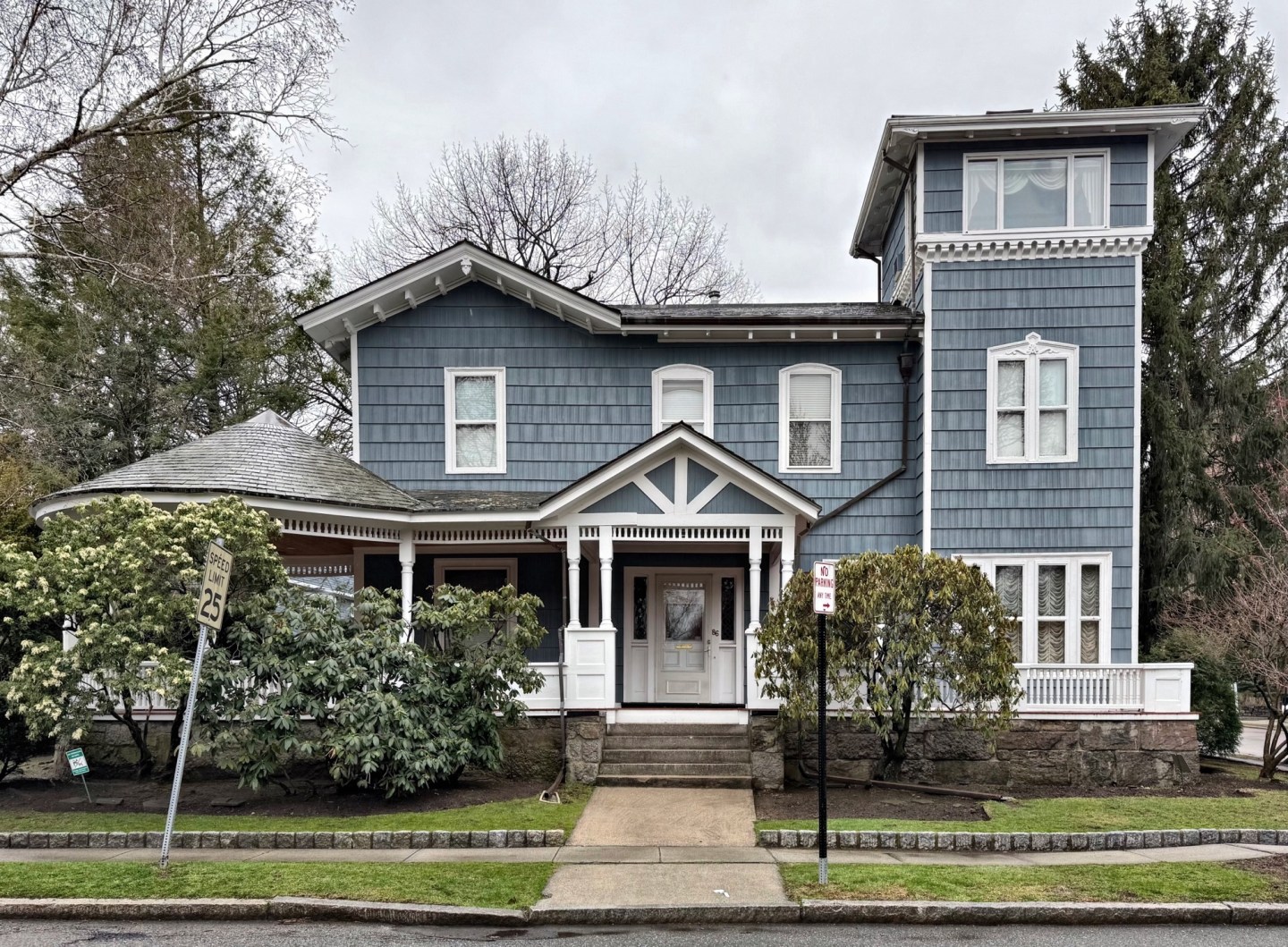 Dana-Jewell House // 1872 – Buildings of New England