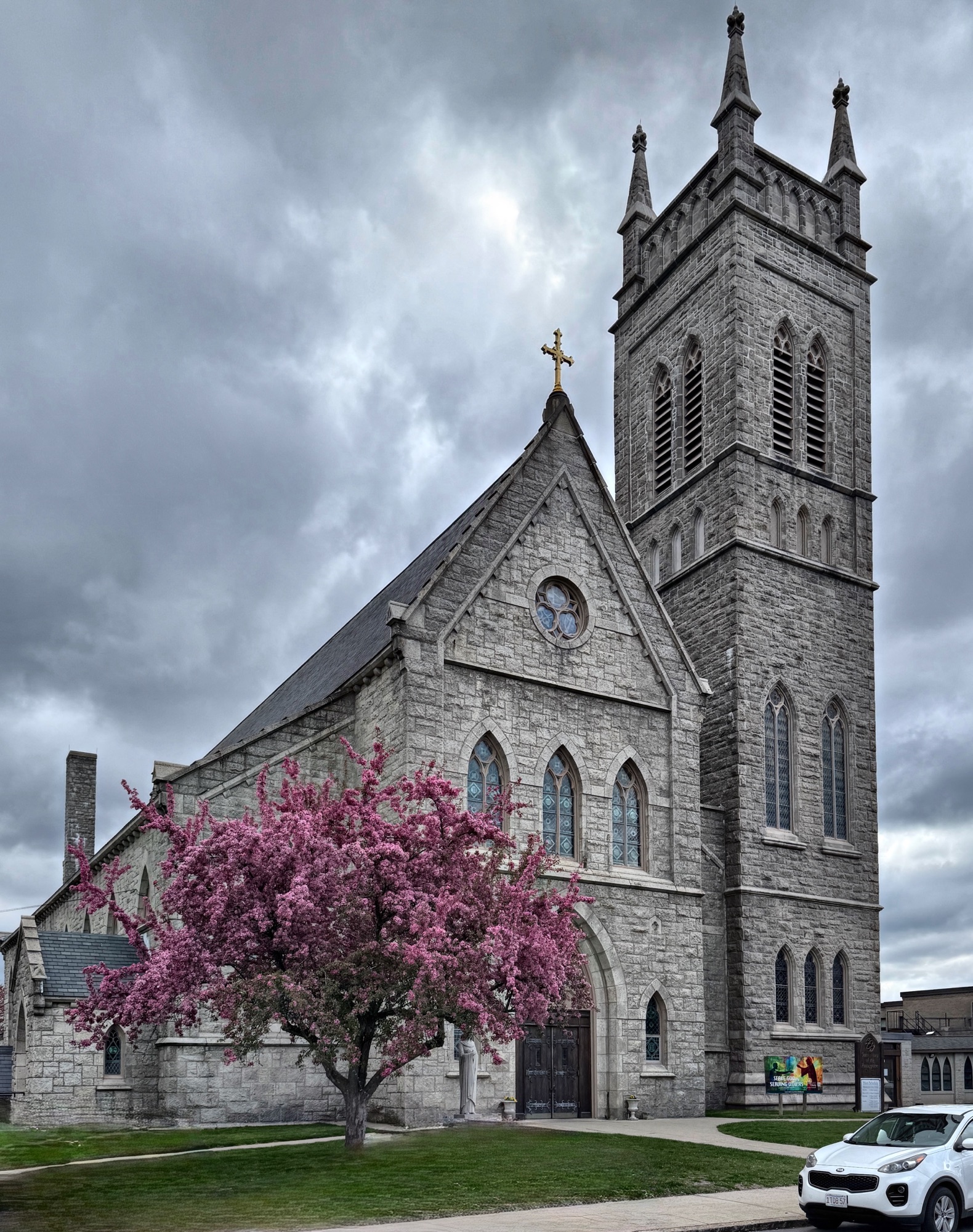 Old Church – Buildings of New England